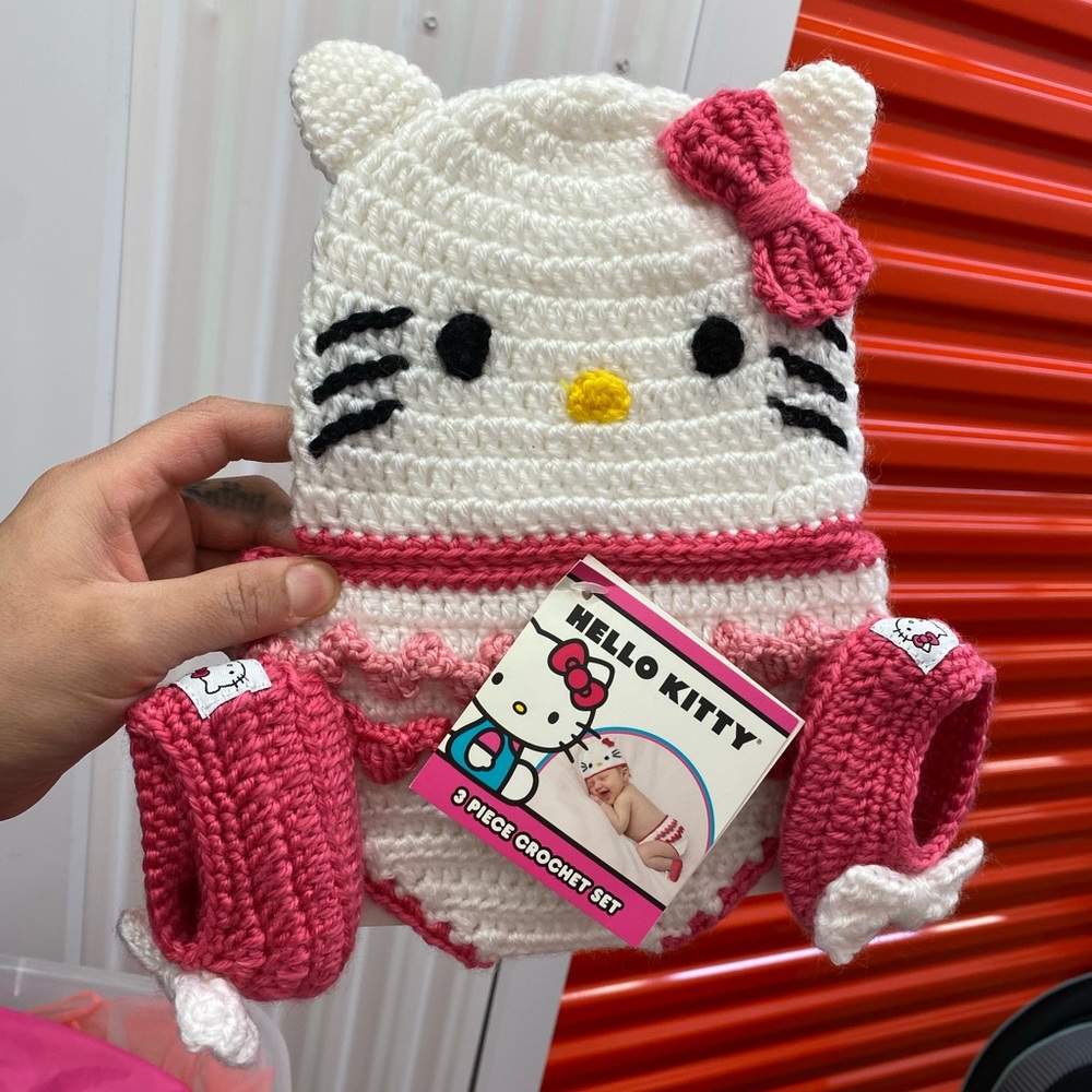 Hello kitty newborn